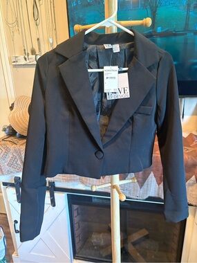 Love By Design Black Cropped Single-Button Blazer